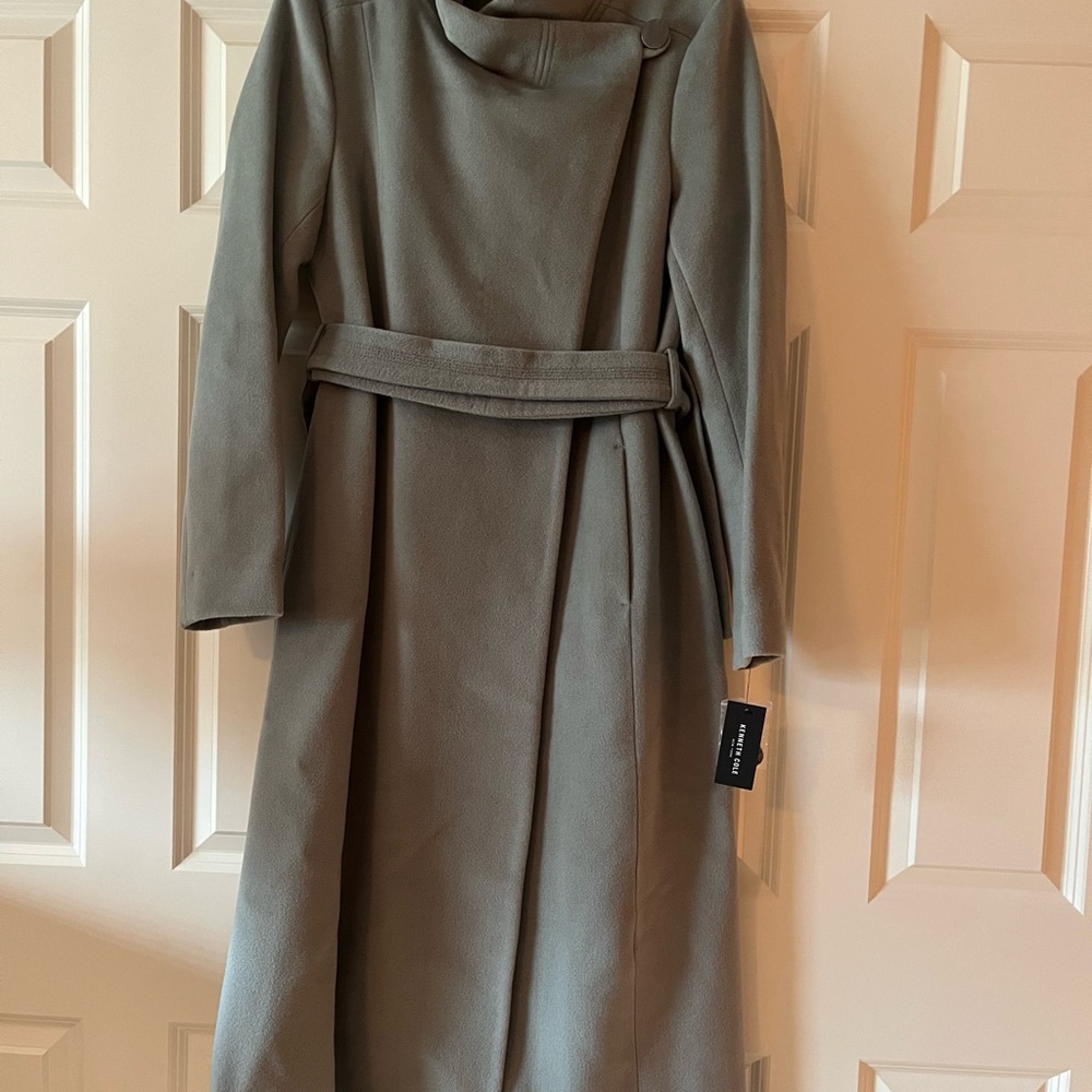 Elegant Light Sage Green Women's Coat